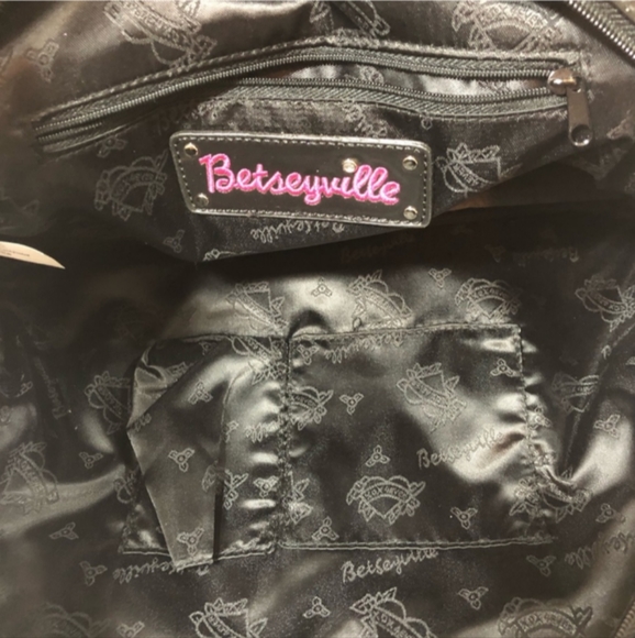 Betsey Johnson betseyville black patent leather dome satchel - Picture 3 of 11